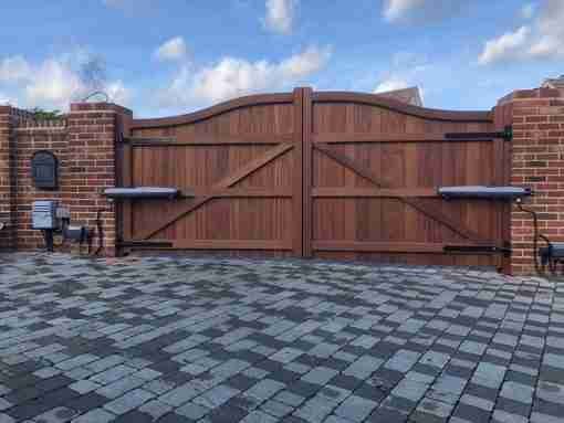 Essex hardwood driveway gates tarmec and croft fencing and gates 01787 224848 a