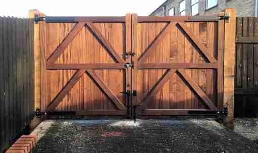 Rear of Hardwood Straight Top Gates Tarmec and Croft Essex and Suffolk gate fitting 01787 22488