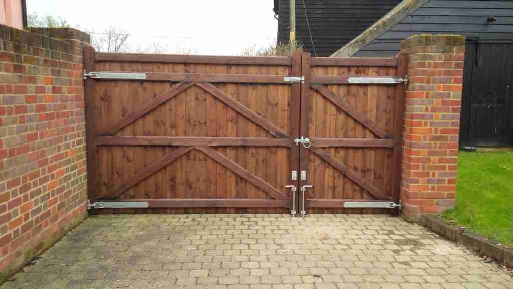 Suffolk Straight top driveway gate Colchester Tarmec and Croft Fencing and Gates Ltd