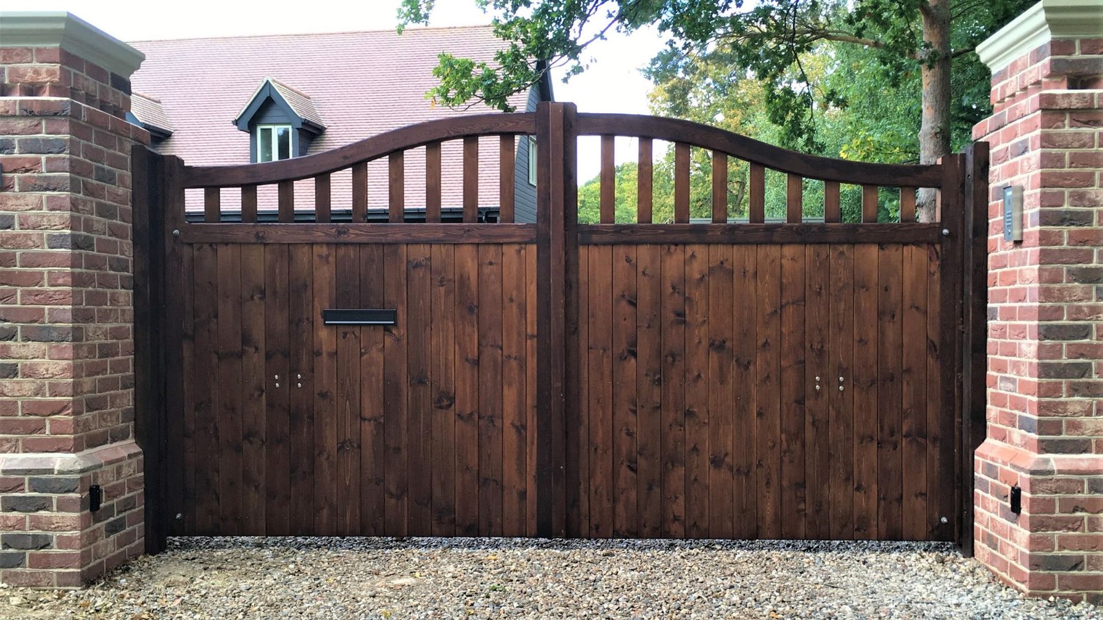 Fencing and Gate, Covering Colchester, Braintree, Sudbury, Essex & Suffolk.