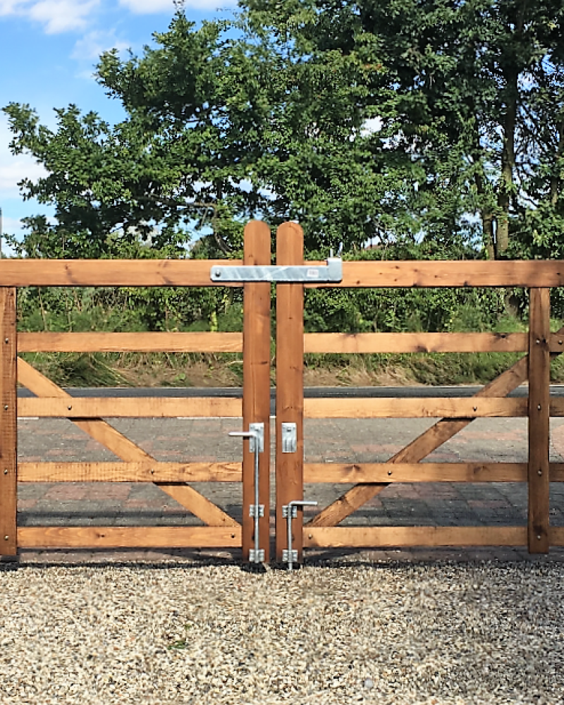 Pair of Hook Gates with Correct Fittings Tarmec and Croft Essex