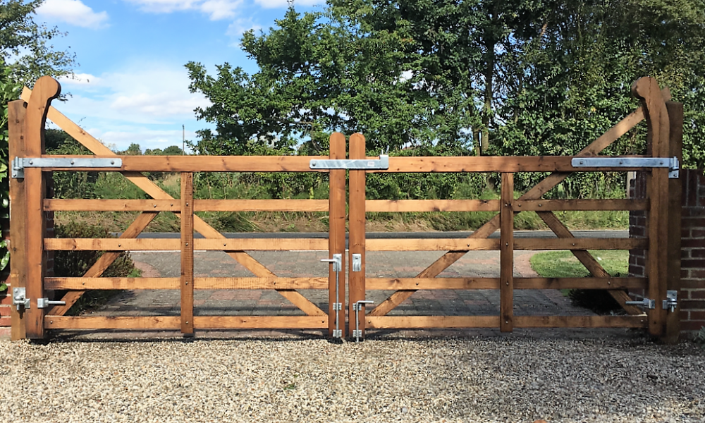 Pair of Hook Gates with Correct Fittings Tarmec and Croft Essex