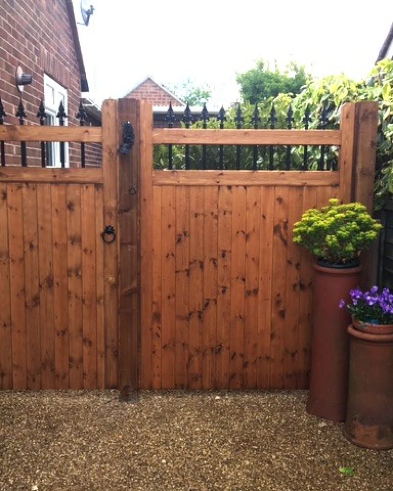 Stisted Side gate with matching design infil panel